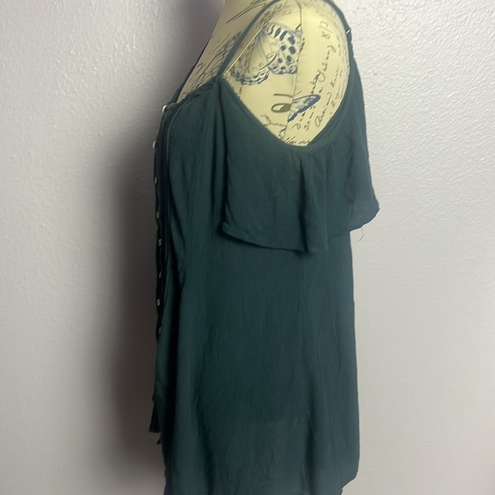 Flowy Off Shoulder Top - Picture 7 of 7